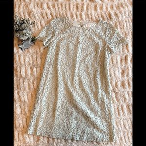 Women’s formal lace dress